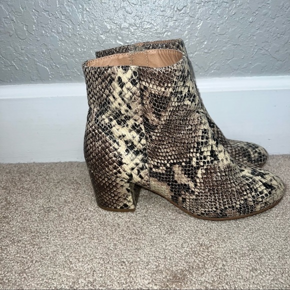 Urban Outfitters Snake Skin Look Ankle Heel Booties - Picture 4 of 14